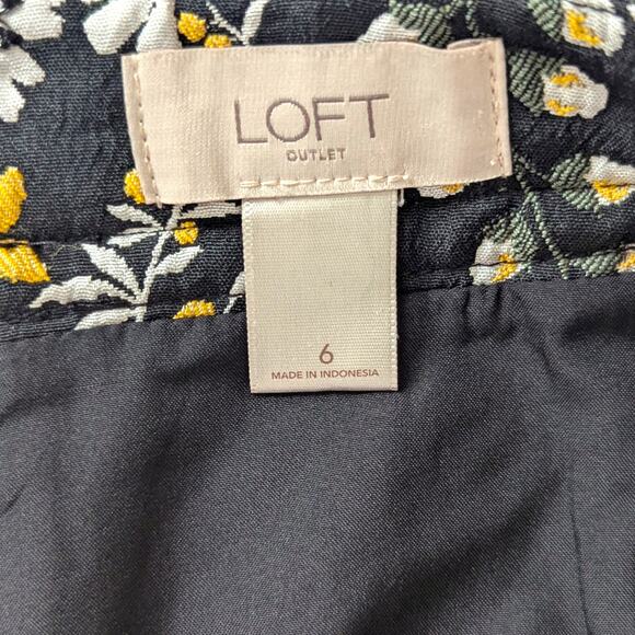 LOFT Textured Daisy Mini Pencil Skirt ~ cottage office career - Picture 8 of 8